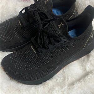 Women's Black Lightweight Knit Sneakers - Everyday Comfort